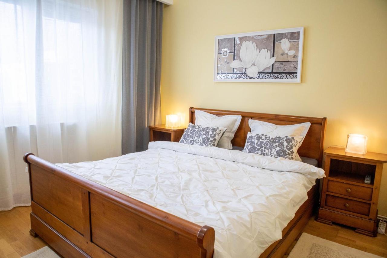 Oak Apartment - Piata Victoriei Bukarest Eksteriør billede