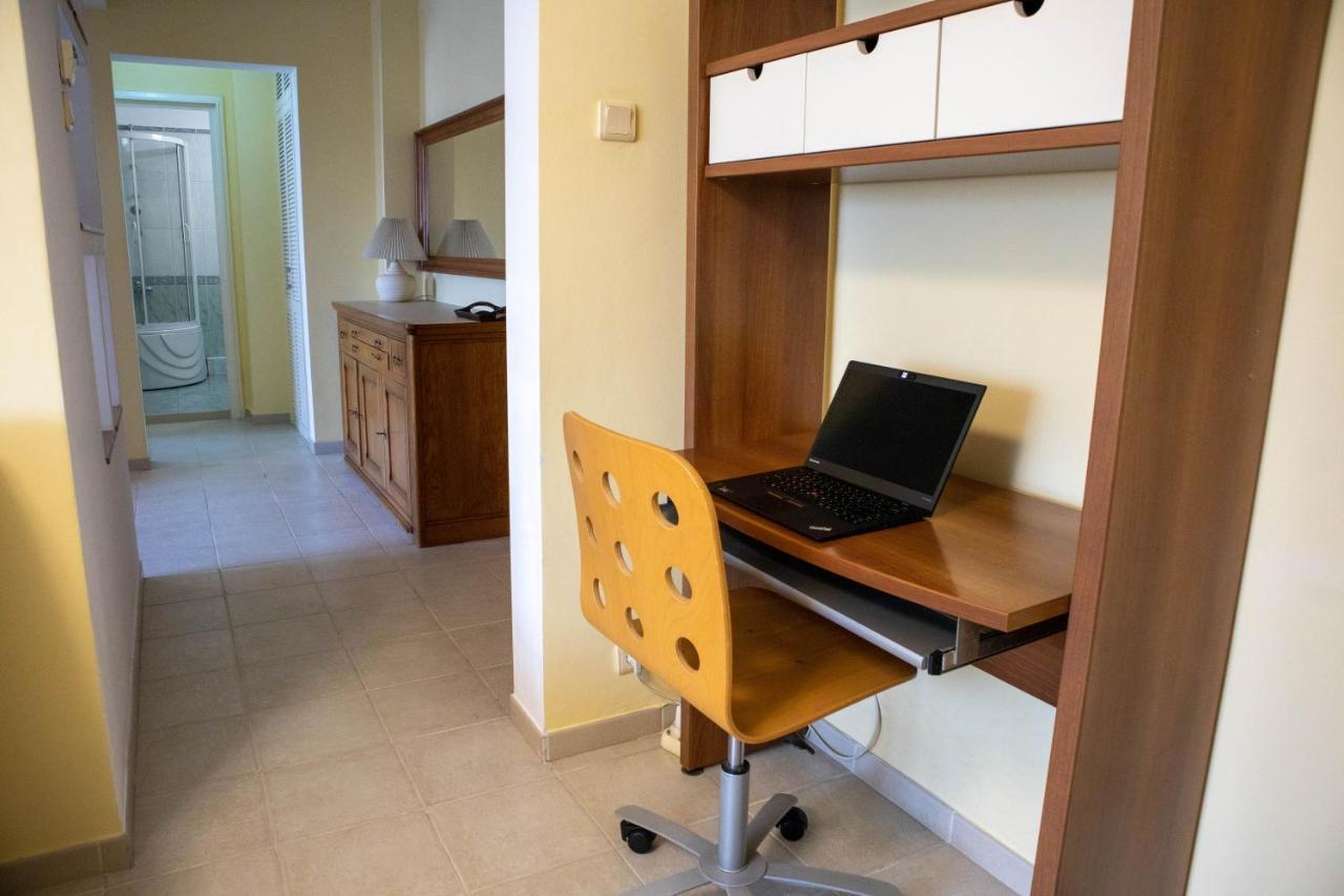 Oak Apartment - Piata Victoriei Bukarest Eksteriør billede